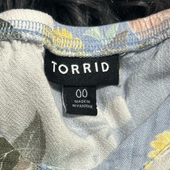 Torrid Floral Stretch Woven Fit & Flare Light Blue Cami Tank Top Size 00/10 - Picture 7 of 7